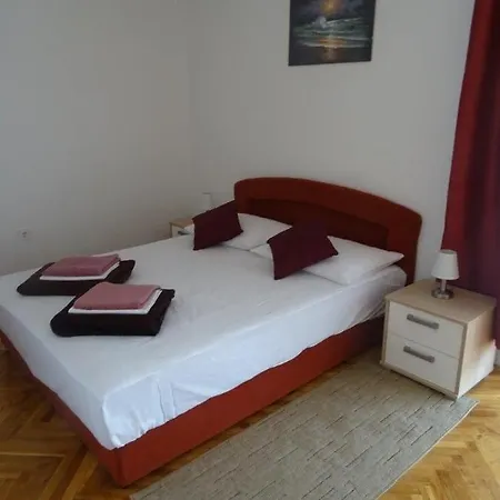 860b アパート ビオグラード・ナ・モル